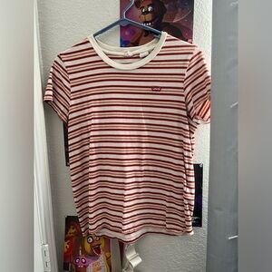 Levi’s tee